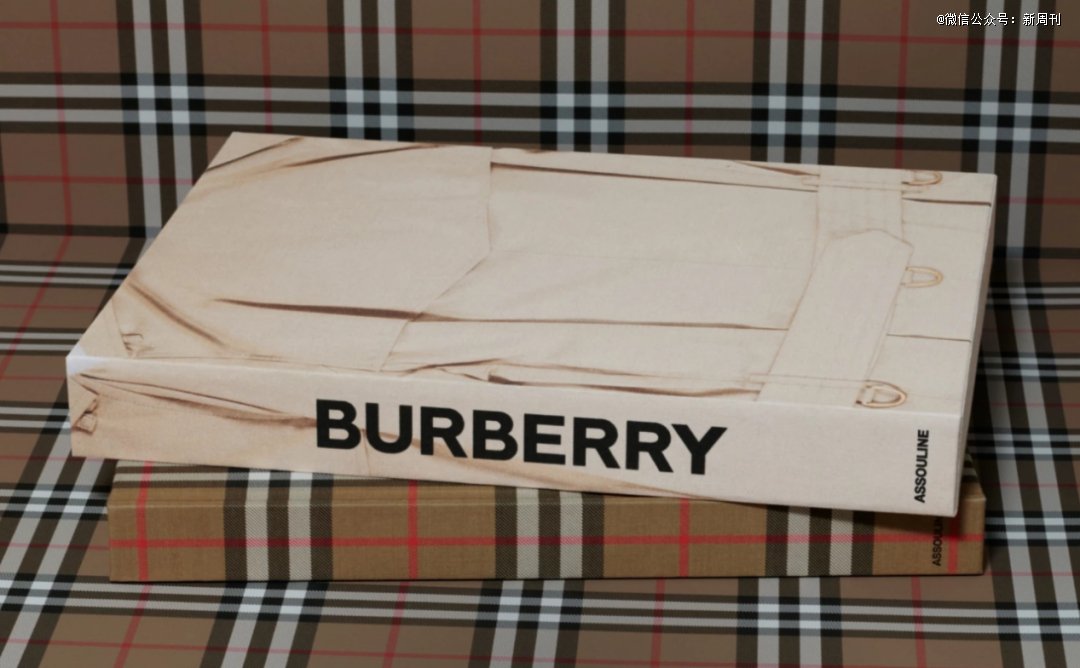 Burberry经典的格纹元素。（图/Burberry官网）